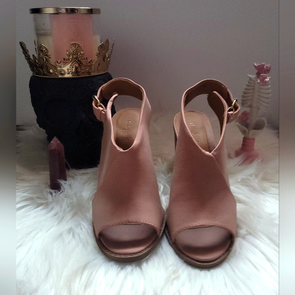 Charlotte Russe pastel pink chunky heels sizes 6